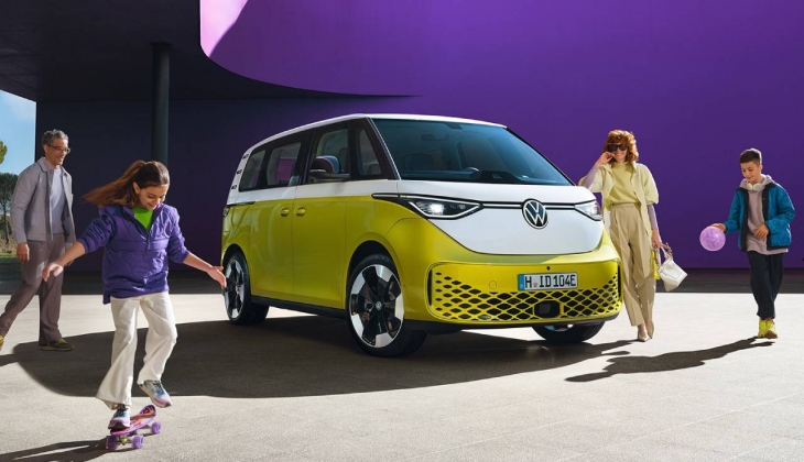 Volkswagen’in ikonik minibüsü tamamen elektrikli oldu! İşte ID.Buzz ve özellikleri…