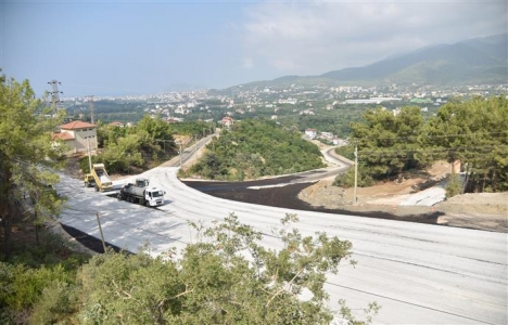 Alanya Oba Stadyumu’nun yolları yenilendi!