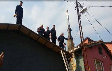 Sarıyer'de bir evde izinsiz çıkılan kat belediye ekipleri tarafından yıkıldı!