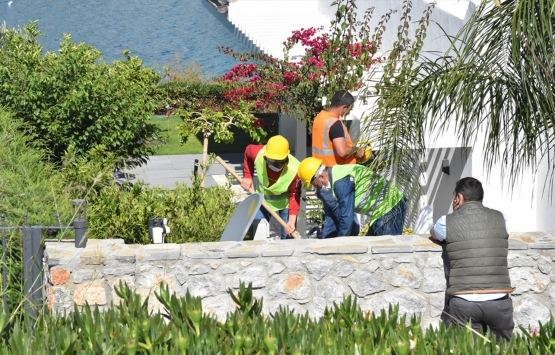 Yılmaz Özdil in villasının kaçak eklentileri yıkılıyor!