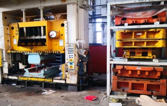 Milyonluk yağma! Uzel in fabrikası talan edildi!