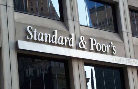 S&P Yunanistan'ın notunu kırdı!