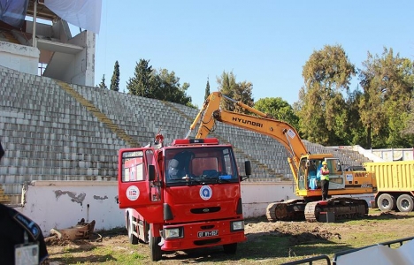 Antalya Atatürk Stadyumu'nun yıkımına başlandı!