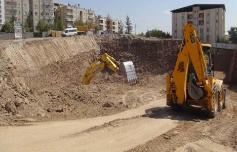 Batman Kültür Mahallesi'ndeki 100 Evler dönüşümle yıkıldı!