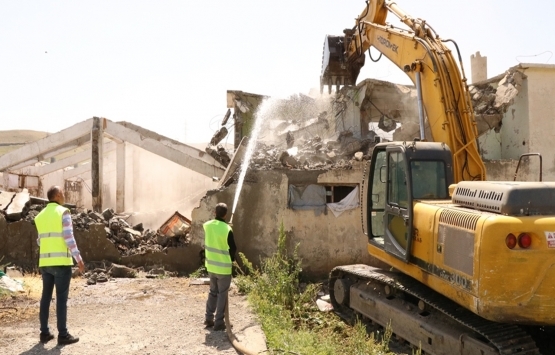 Van Edremit'teki ahırlar yıkılıyor!