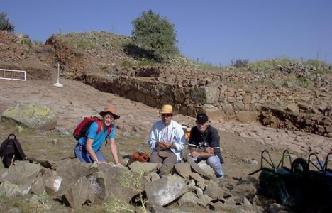 Yozgat'ta define kazısında Roma dönemine ait mozaikler bulundu!