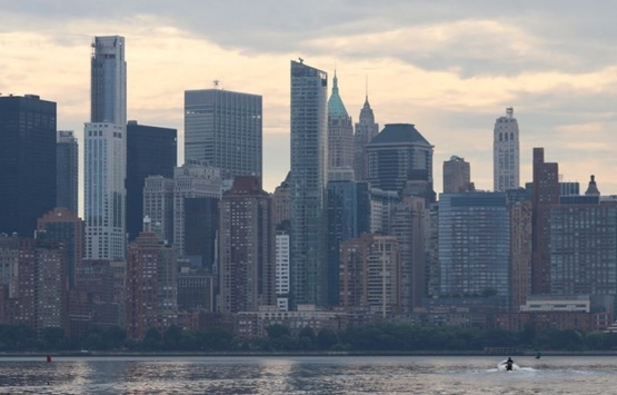 Manhattan daki dev plazalar hayalete döndü!