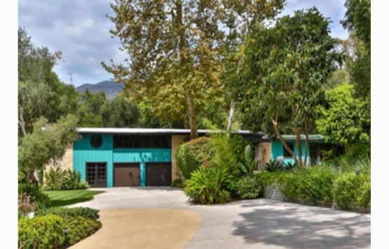 Miley Cyrus Malibu daki evini 1.7 milyon dolara sattı!