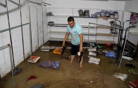 Kayseri'deki şiddetli yağış sel baskınlarına neden oldu!