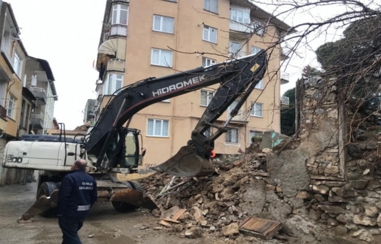 Bursa’daki tehlikeli metruk binalar yıkılıyor! 
