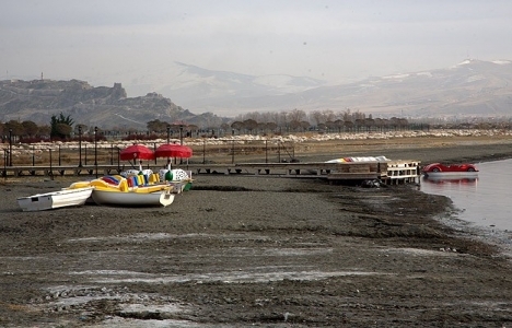 Van Gölü 2 metre çekildi!