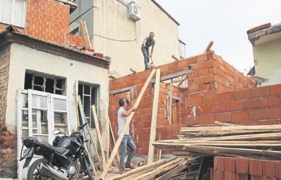 Turgutlu'da gönüllüler ihtiyaç sahiplerinin evlerini yenilediler! 