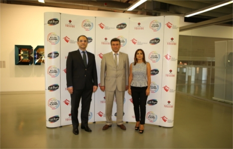 Filli Boya, maddi imkanları kötü olan öğrenciler için kolları sıvadı!