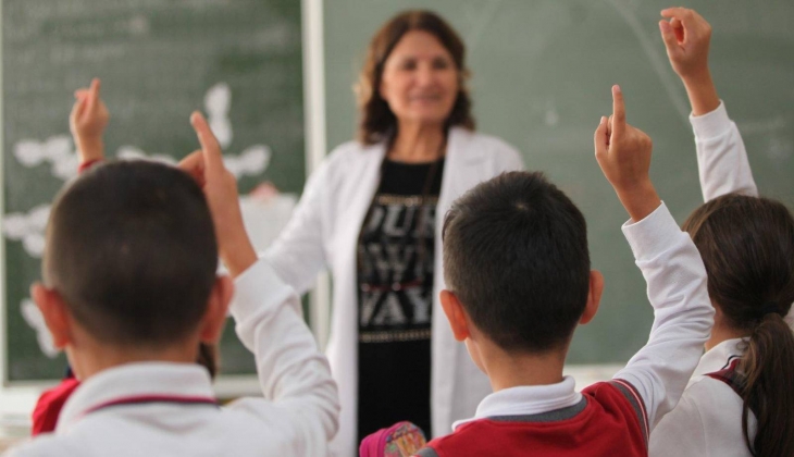 Öğretmenlere ikramiye müjdesi! 24 Kasım Öğretmenler Günü hediyesi için gözler Meclis te...