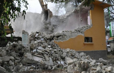 Bilecik Söğüt’teki eski sağlık ocağı ve lojman binaları yıkılıyor!