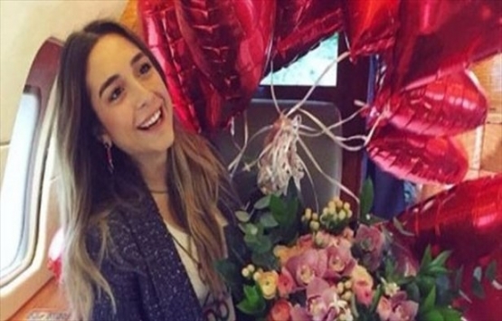 Murat Gezer Mina Başaran’ın anısına tablo yaptırdı!