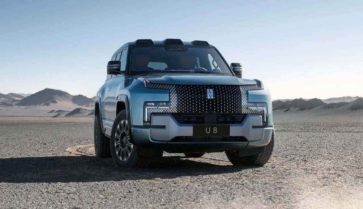 Teknolojide son nokta! Henüz elektrikli araçlara alışamadan o geldi! İşte denizde ve karada gidebilen teknomobil