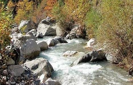 Alakır Nehri'nde inşaat sürüyor!