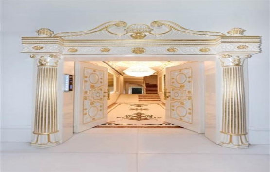 Malatya daki altın kaplamalı apartman görenleri hayrete düşürüyor!