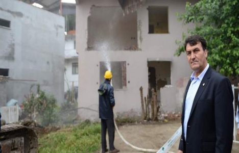 Osmangazi Medine Camii çevresindeki binalar yıkıldı!
