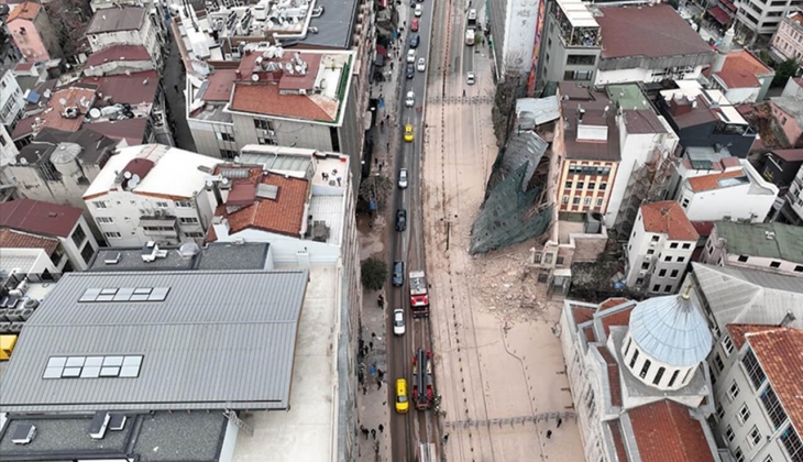 Eminönü, Karaköy, Beşiktaş ve Kadıköy... İstanbul'da terk edilmiş binalar tehlike sinyalleri veriyor!