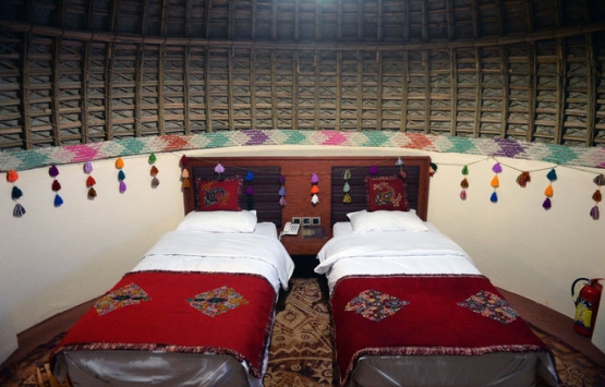 İran da hurma yapraklarından otel inşa edildi!