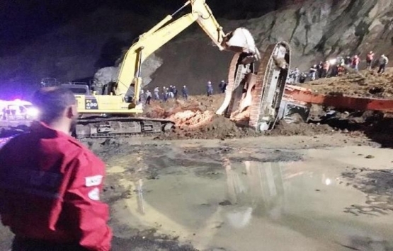 Rize'de havalimanı inşaatında heyelan: 1 ölü!