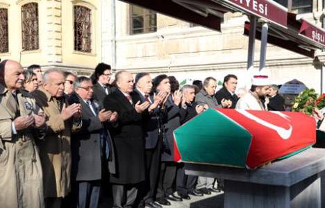 Mimar Sinan Üniversitesi'nin ilk rektörü Mimar Muhteşem Giray son yolculuğuna uğurlandı!