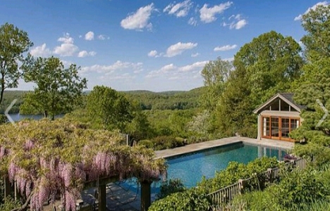 İşte Bruce Willis in malikanesi!