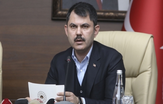 Murat Kurum: Hasarlı binalara girmeyin!