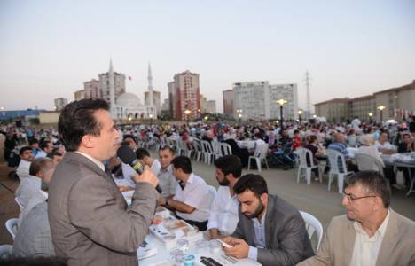 Tuzla Belediyesi TOKİ Konutları'nda 5 bin kişilik iftar düzenledi!
