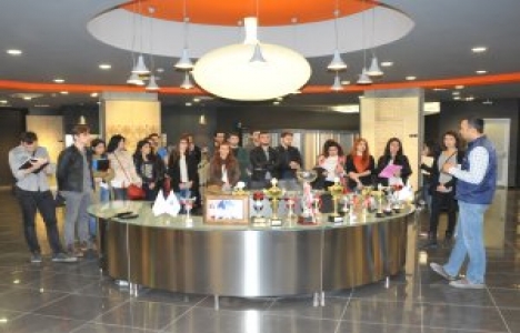 Seramiksan, İzmir Üniversitesi Mimarlık Fakültesi Öğrencilerini ağırladı!