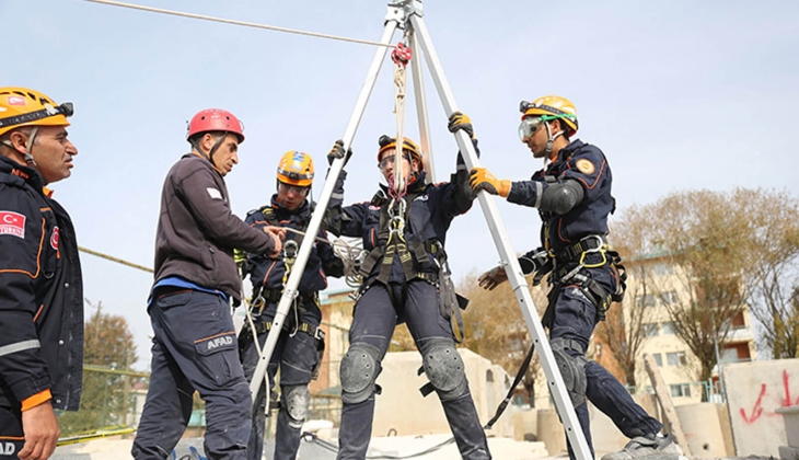 AFAD, 215 sözleşmeli arama ve kurtarma teknisyeni alıyor! KPSS den en az 60 puan almış olmak yeterli! Aman kaçırmayın!