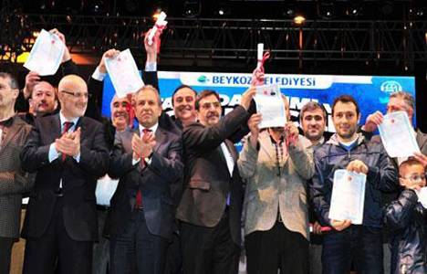 Beykoz'da 2B hak sahipleri tapularını İdris Güllüce'nin elinden aldılar!