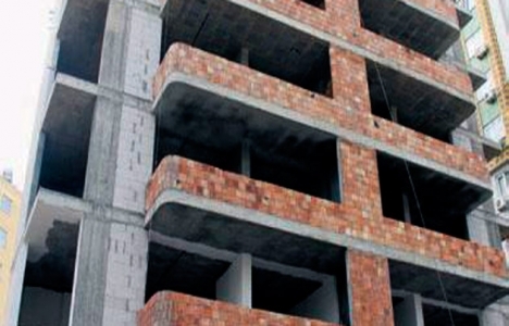 Duvar ustası 6'ncı kattan düşerek öldü!