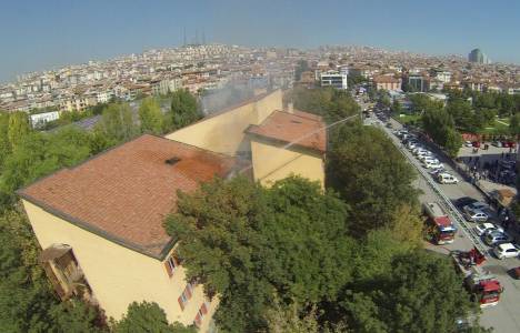 Yenimahalle’nin göbeğinde tehlike saçan bina!