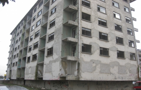 İzmit'te 20 hasarlı bina yıkılmayı bekliyor!