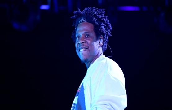 Jay-Z dünyanın ilk dolar milyarderi rapçisi oldu!