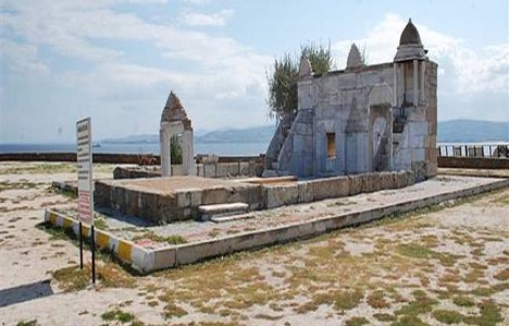 Gelibolu'da tarihi namazgah yenileniyor!