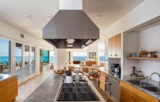 Cindy Crawford Malibu’daki evini 45 milyon dolara sattı!