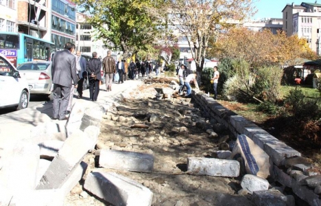 Bingöl İnönü Caddesi'nde kaldırımlar genişletiliyor!