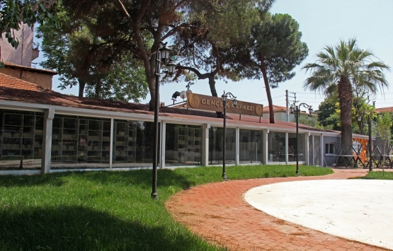 İzmir Buca'ya gençlik merkezi müjdesi!