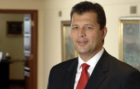 Tayfun Bayazıt kimdir?