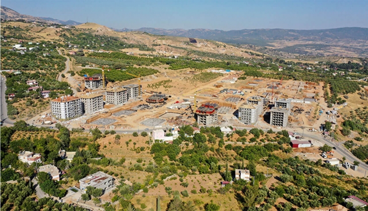 Kahramanmaraş taki afet konutlarının kıştan önce tamamlanması hedefleniyor!