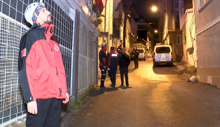 Bursa da uçan çatı müstakil evin üstüne kondu! Görenler gözlerine inanamadı