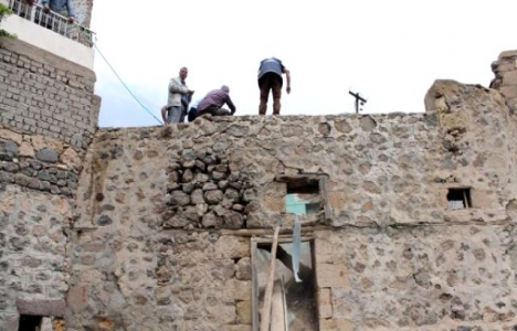 Siirt'te çöken evin yarım kalan inşaatını devlet tamamlıyor!