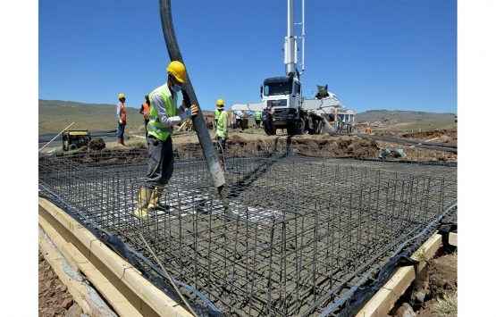 Erzurum da depremzedeler için inşa edilecek 575 konutun temeli atıldı!