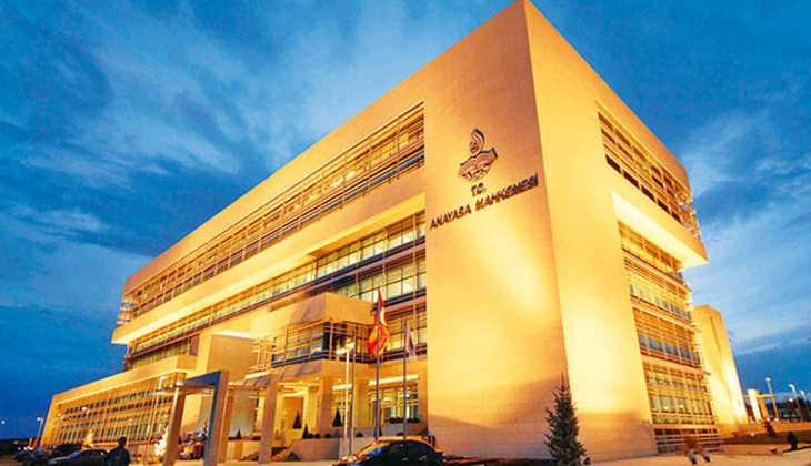 AYM Ticaret Bakanlığına yetki veren Cumhurbaşkanlığı Kararnamesi’ni Anayasa’ya aykırı buldu!