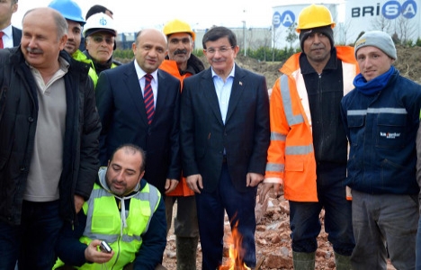 Başbakan Davutoğlu Kocaeli'de kavşak inşaatını gezdi!