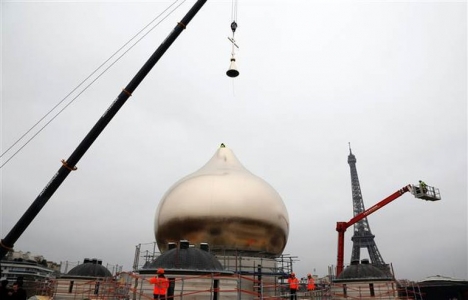 Paris Saint Trinite Kilisesi nin üzerine altın kaplamalı kubbe yapıldı!